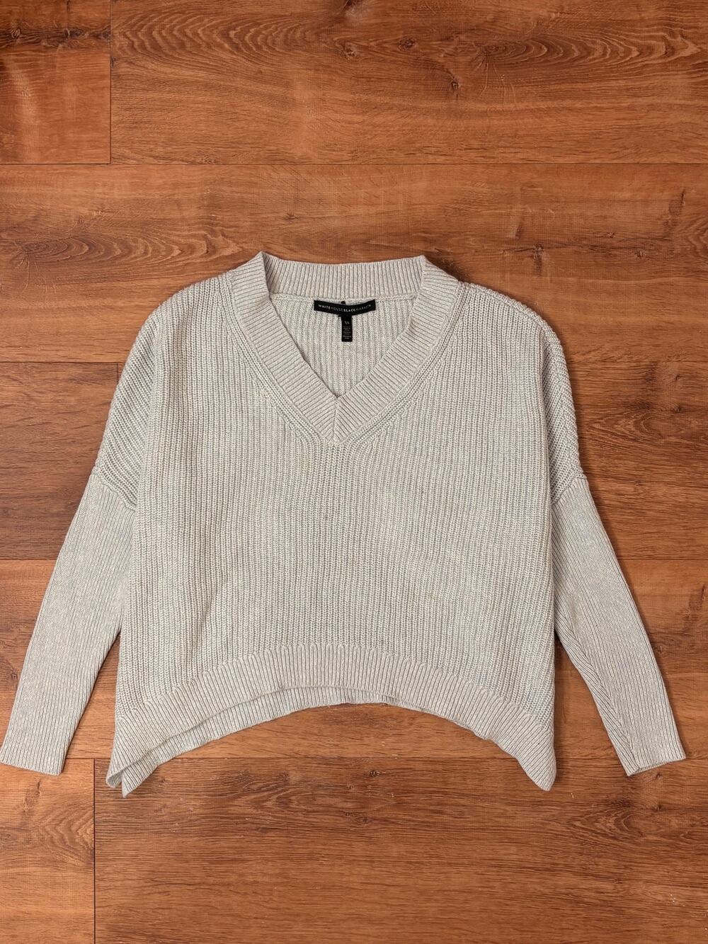 White House Black Market Baby Blue Ribbed V Neck Sweater